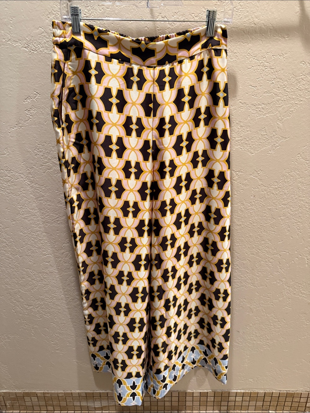 Bailey 44 Geometric pants in blush, black & Gold